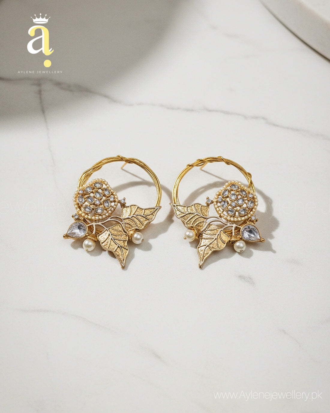 Stylish Round Leaf Shape Earrings